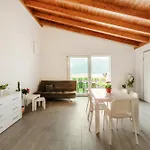 Casa Malu מנדלו דל לאריו
